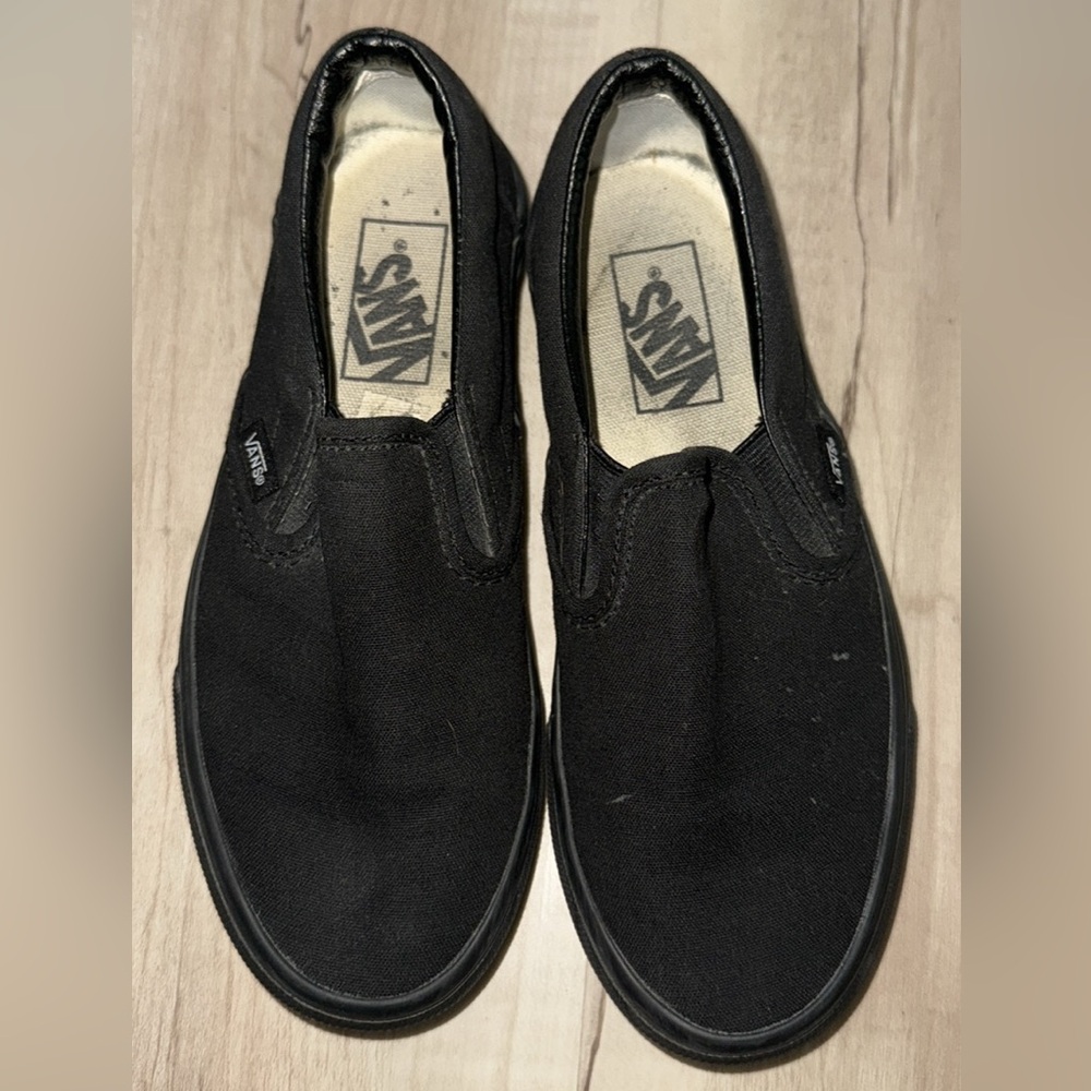 Black Slip-On Vans 👟
